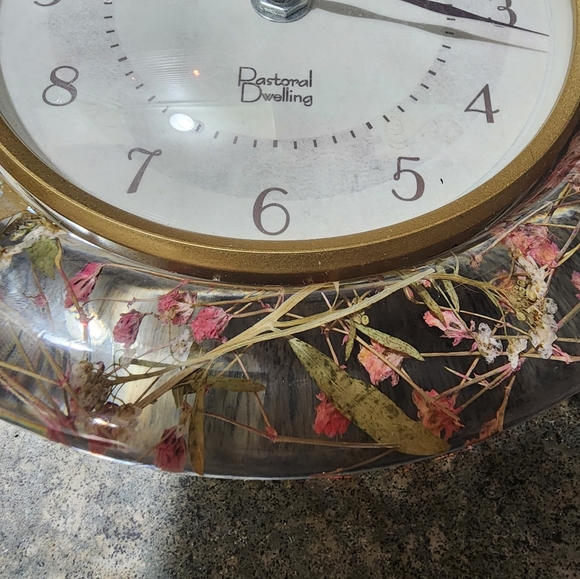 Clock - Picture 3 of 4